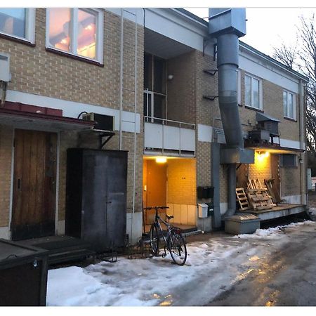 Yksio Kilometri Jokirannasta Forilta Apartment Turku Bagian luar foto