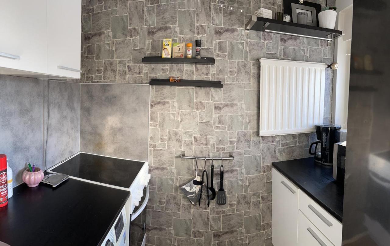 Yksio Kilometri Jokirannasta Forilta Apartment Turku Bagian luar foto