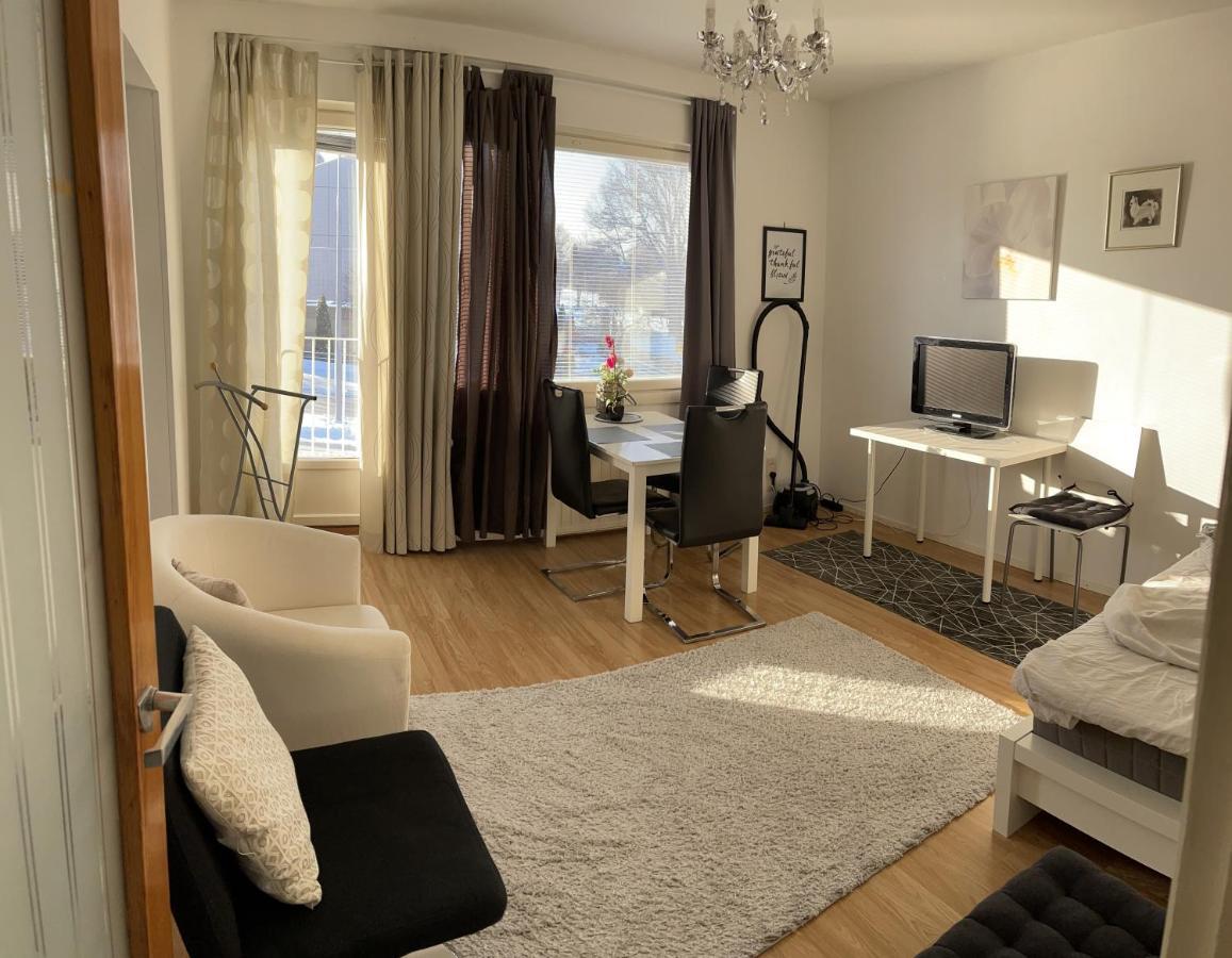 Yksio Kilometri Jokirannasta Forilta Apartment Turku Bagian luar foto